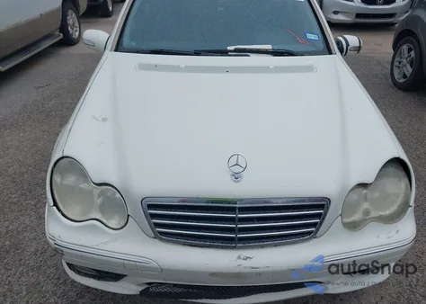 2007 Mercedes-Benz C 230 Sport z USA, uszkodzony, nr VIN WDBRF52H07F934221